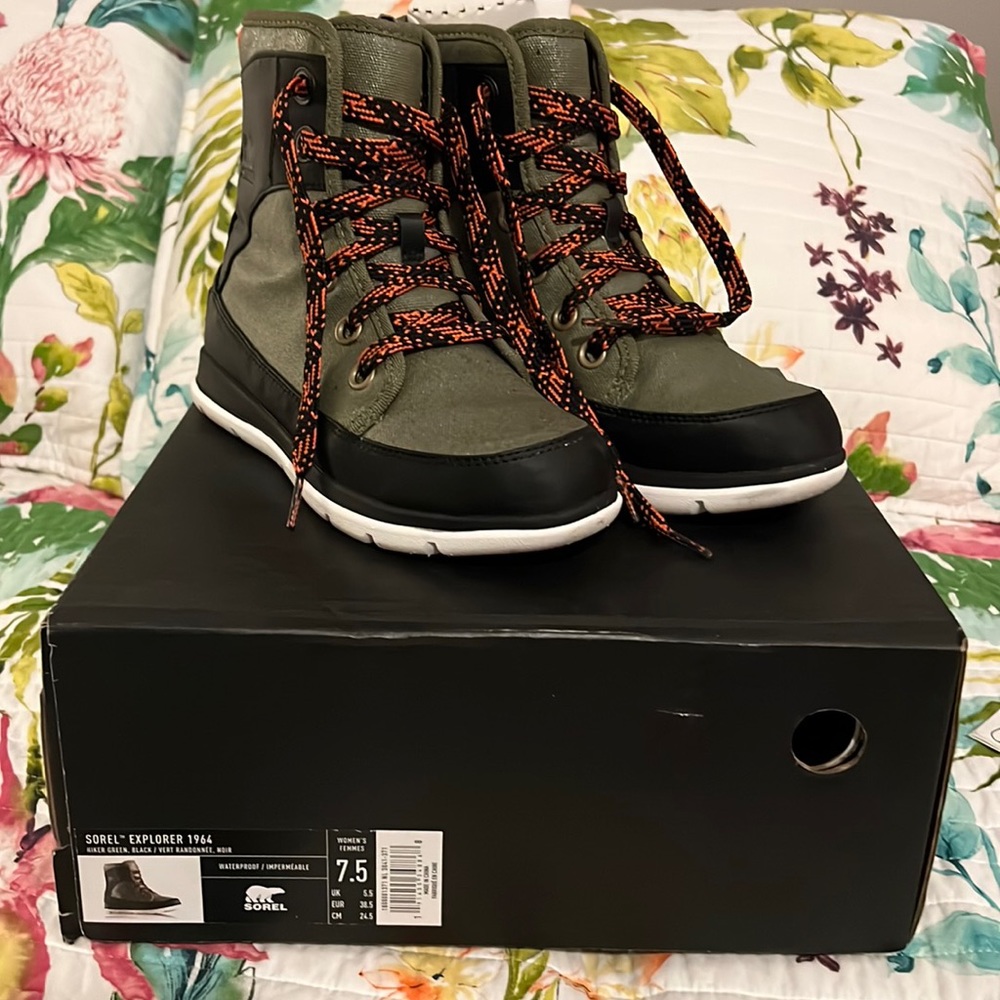 Sorel Explorer 1964 Hiker Green, Black, Orange